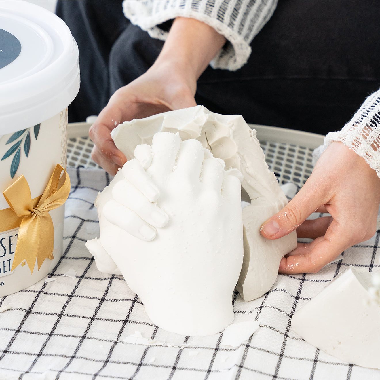 AMARI Gips Handabdruck Set floral für Erwachsene