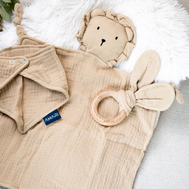 AMARI® Schmusetuch Set Löwe mit Schmusetuch, Halstuch und Beißring