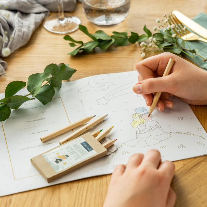 AMARI Kinder Mal und Rätselbuch für Hochzeiten mit Stiften